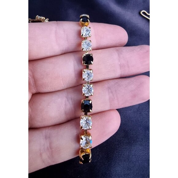 Vintage TRIFARI Signed 1990s Rhinestone Black and Clear Gold Toned Prong Set Nec - Picture 4 of 9